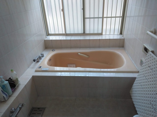 ジェットバスに入浴剤(稼働させると白っぽい汚れが出てくる) 横須賀市 