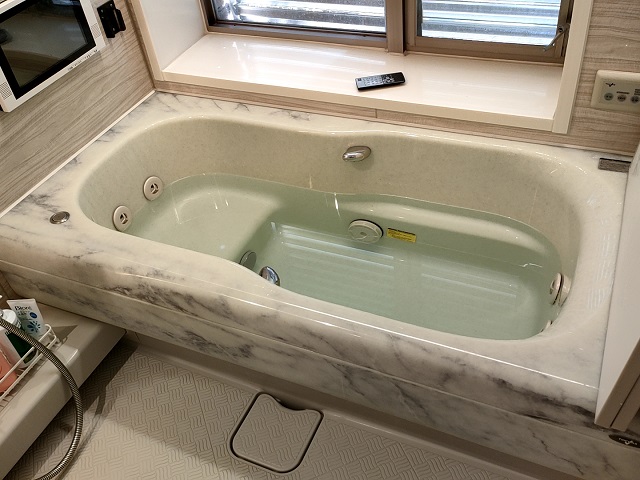 白い汚れの洗浄依頼 ジェットバス) + 追い焚き配管洗浄・・・・・・・・・・鎌倉市