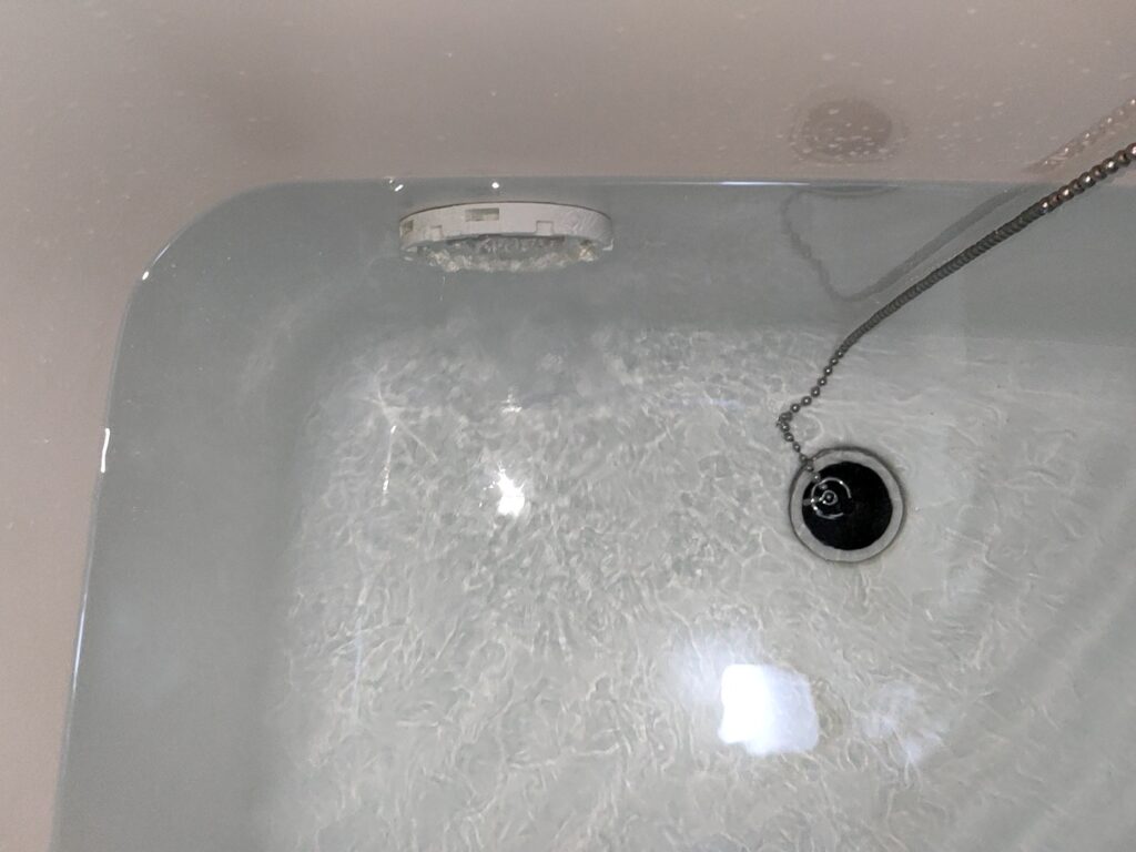 循環口から茶色い汚れが出てくる・・・バランス釜配管洗浄　　　杉並区