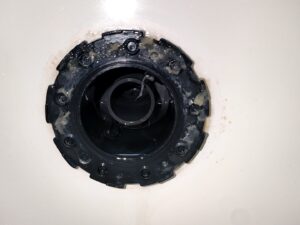 湯張りをするとホコリっぽい汚れ出てくる「追い焚き配管洗浄」・・・・・西東京市