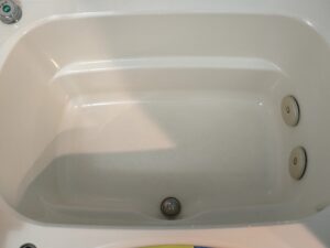 黒いカスのような汚れの改善依頼　ジェットバス配管洗浄 (TOTO㈱ブローバス)・・・・・渋谷区