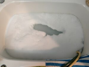 黒いカスのような汚れの改善依頼　ジェットバス配管洗浄 (TOTO㈱ブローバス)・・・・・渋谷区